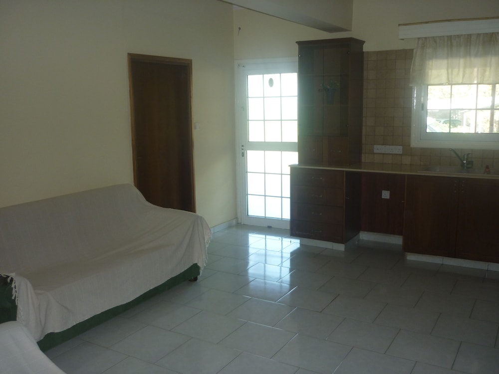 LARNACA BUDGET RESIDENCES