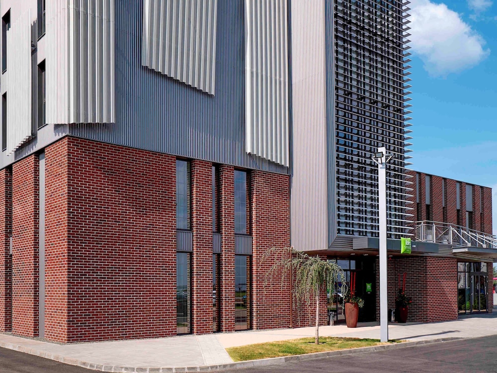 IBIS STYLES