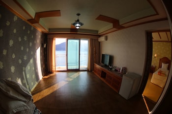 JANGSUNGPO BEACH HOTEL