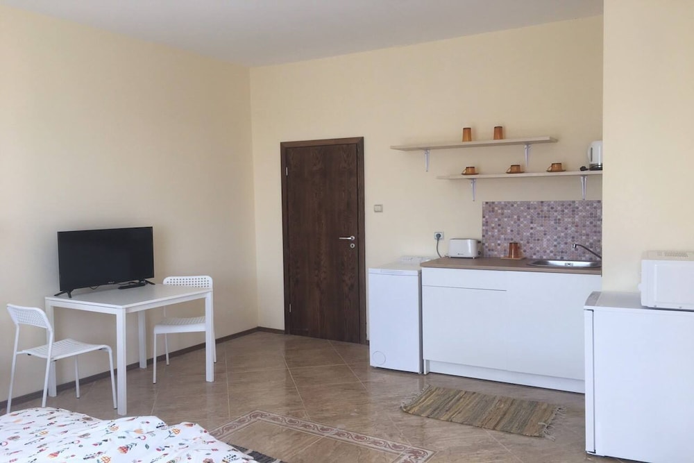 SUNNY SEA PALACE APARTMENT