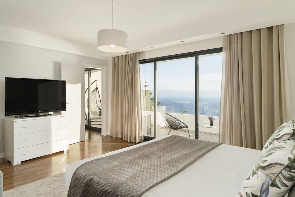 SKY VILLA, FANTASTIC POOL AND PHENOMENAL VIEW IN A LUXURY URBANIZATION