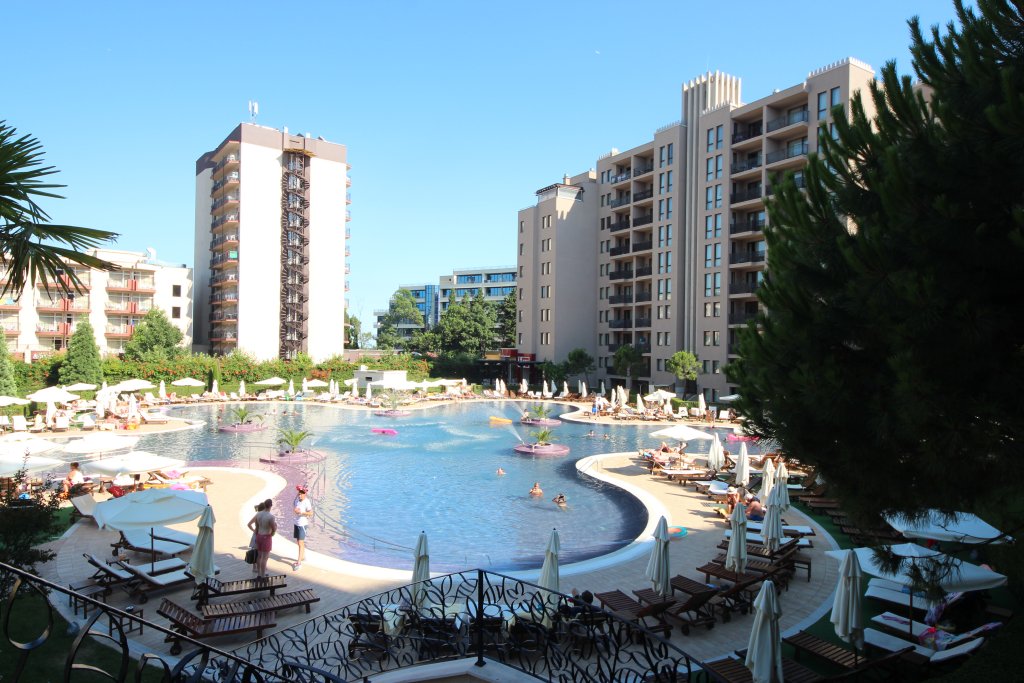 MENADA APARTMENTS IN ROYAL BEACH RESORT