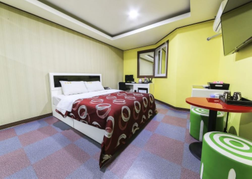 M HOTEL