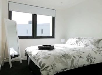BRAND NEW ONE BEDROOM AUCKLAND APARTMENT