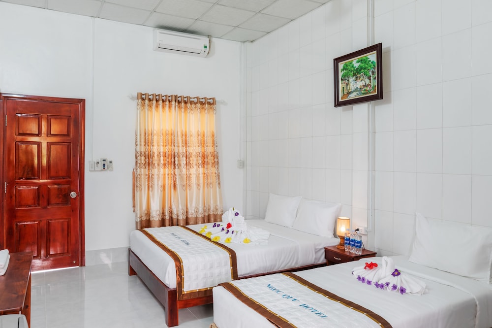 REVER BUNGALOW
