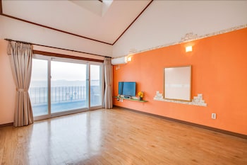 TAEAN GOLDEN BEACH PENSION