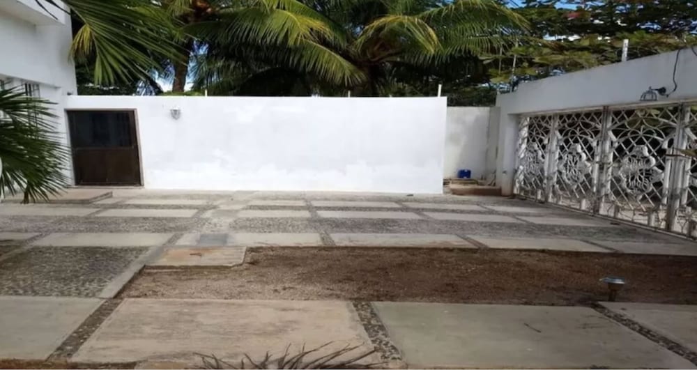 LA CASA BLANCA DE CANCUN
