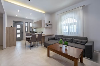 LARDOS LUXURY APARTMENTS