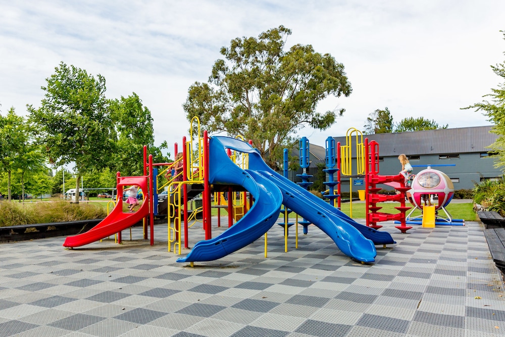 CHRISTCHURCH TOP 10 HOLIDAY PARK