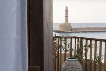 CAPTAIN VASILIS HOTEL