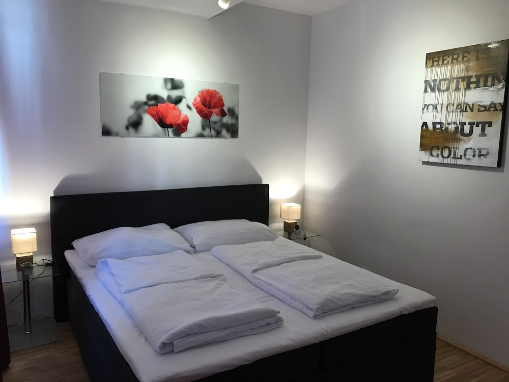 UNITED HOMES APARTMENTS VIENNA