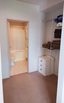 LUXURY APARTMENT AT HOBSON GARDENS