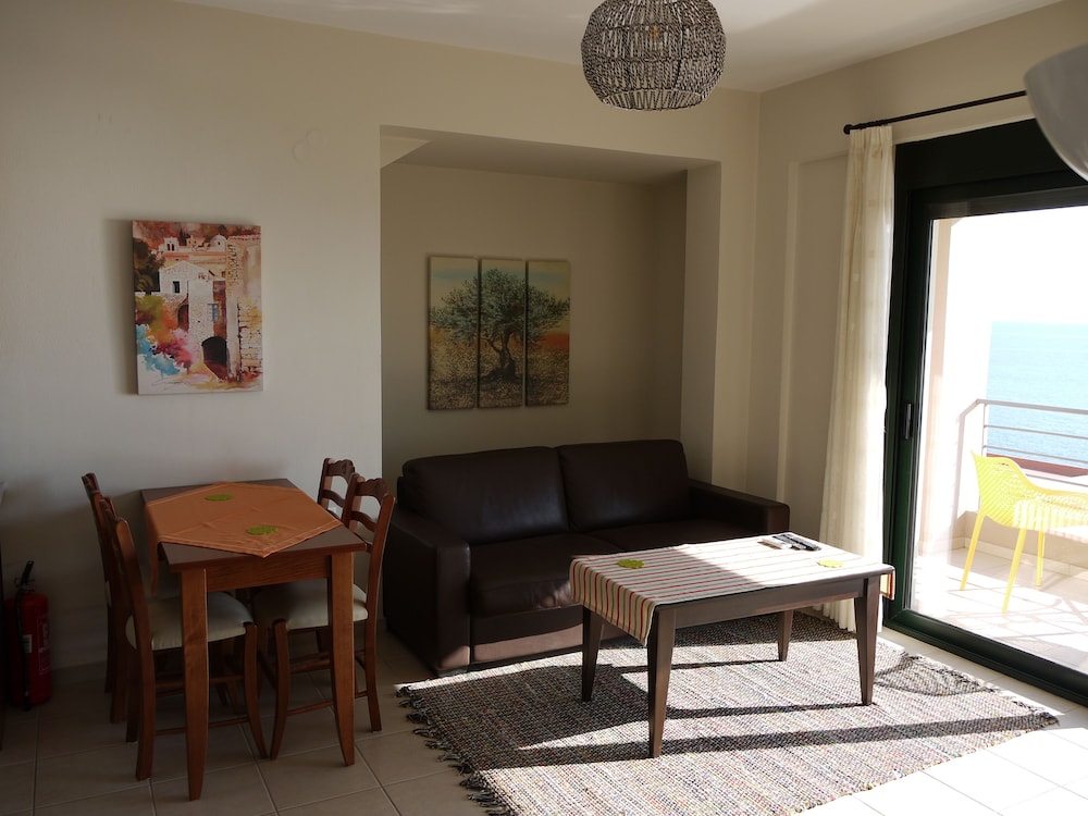 PORTELA APARTMENTS KASTRI