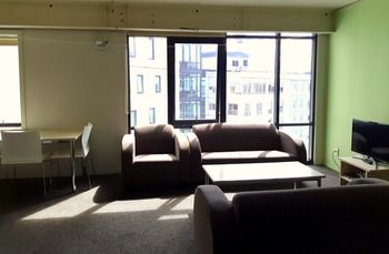 CAMPUS SUMMER STAYS - WELLESLEY APARTMENT