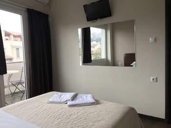 Pella Inn Hostel