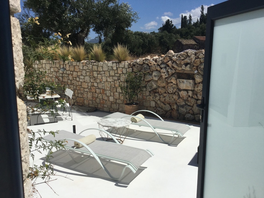 DION SUITE AND SPA IN ZAKYNTHOS