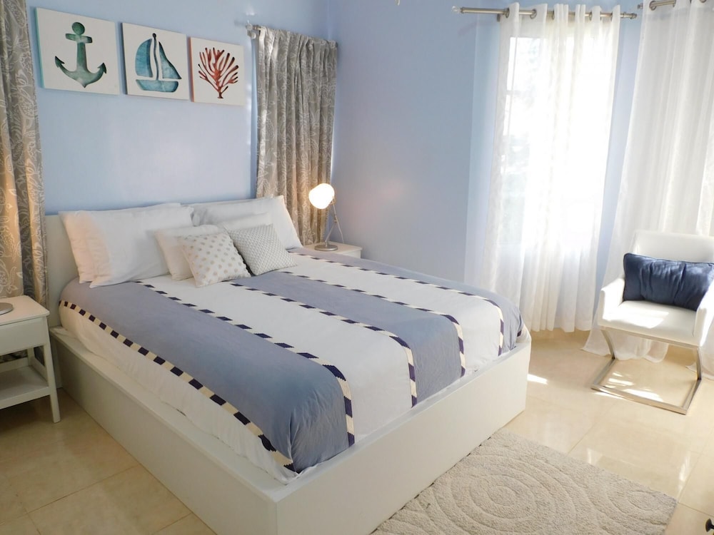 VILLA CARACOL BEACH HOUSE ON PLAYA BAVARO PUNTA