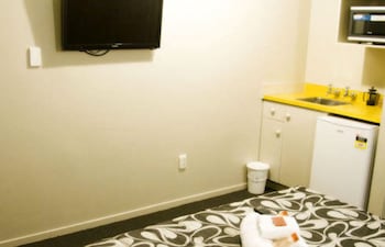 MIDDLEMORE MOTEL