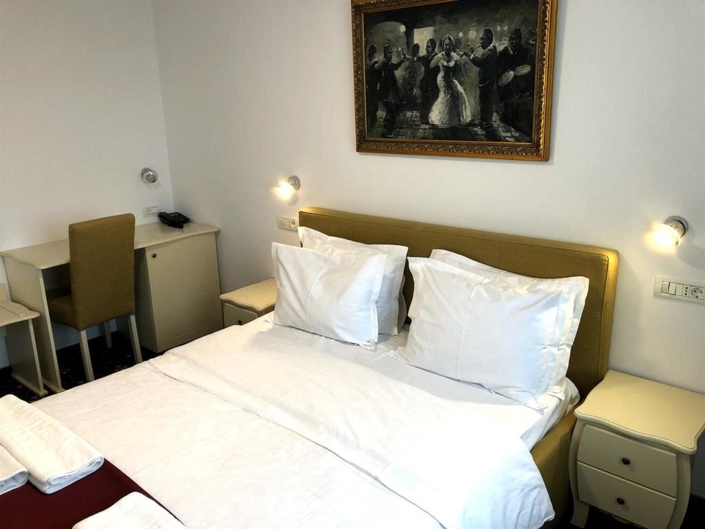 HOTEL AGORA