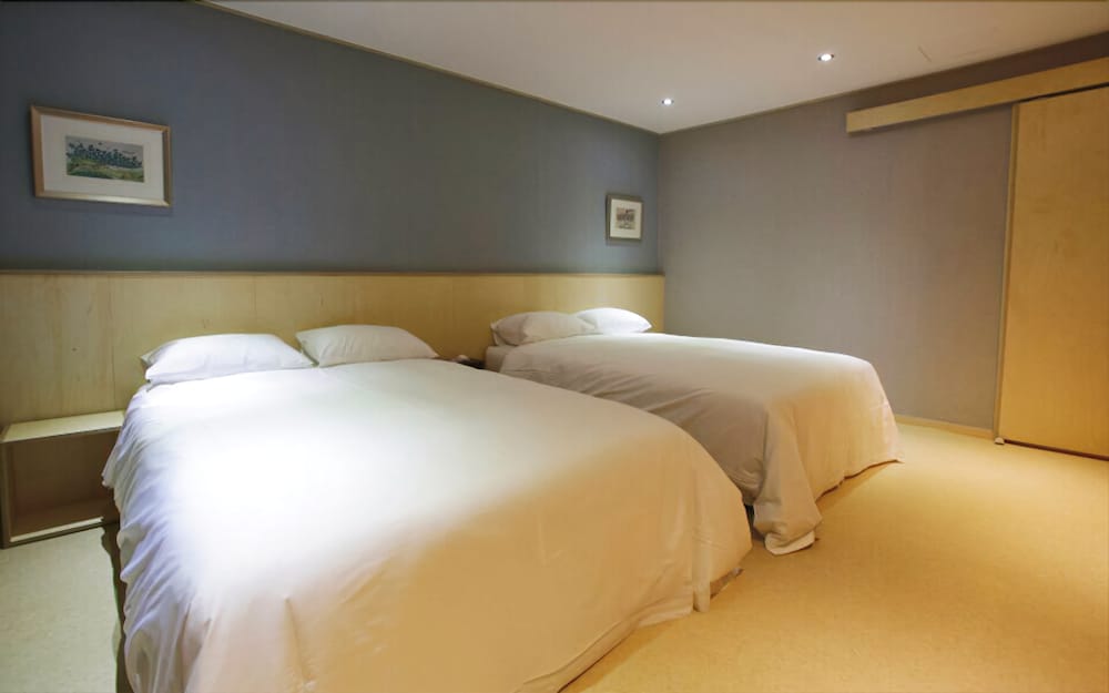 BOO HOTEL