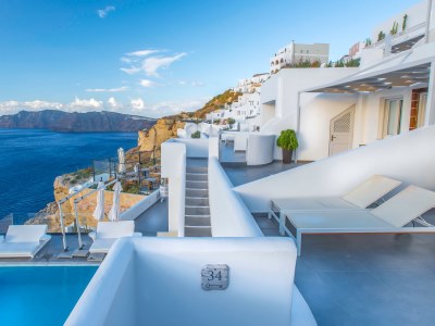 SANTORINI SECRET SUITES AND SPA