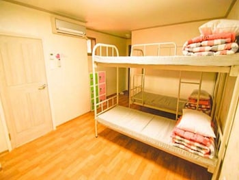 KIMCHEE HONGDAE GUESTHOUSE - HOSTEL
