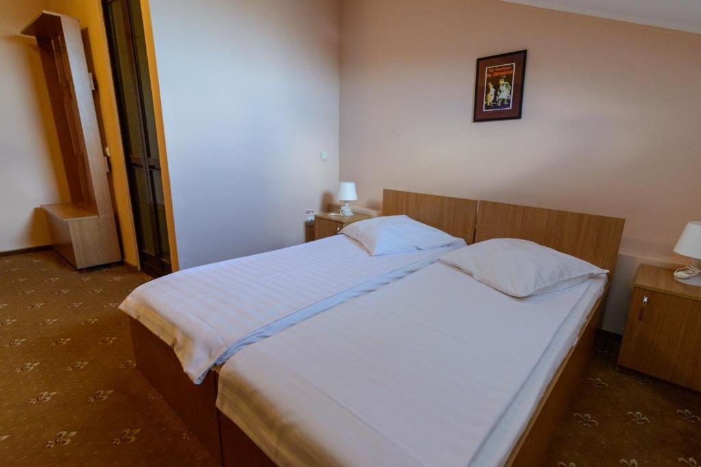 LACETATE BOUTIQUE HOTEL