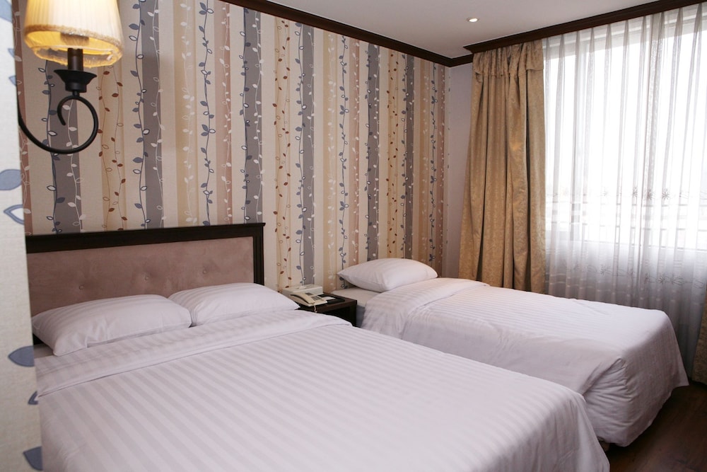 JAMSIL TOURIST HOTEL