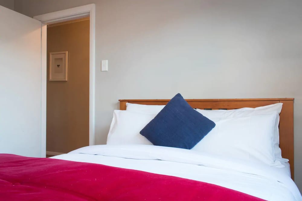 2 BEDROOM GARDEN OASIS IN MOUNT EDEN