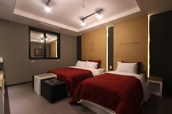 RINGS HOTEL