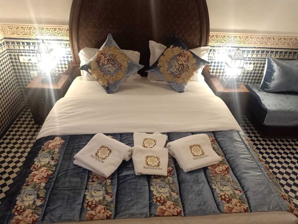 RIAD SIDRAT FES