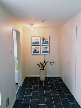 QUEENSTOWN LAKEVIEW HOLIDAY HOME