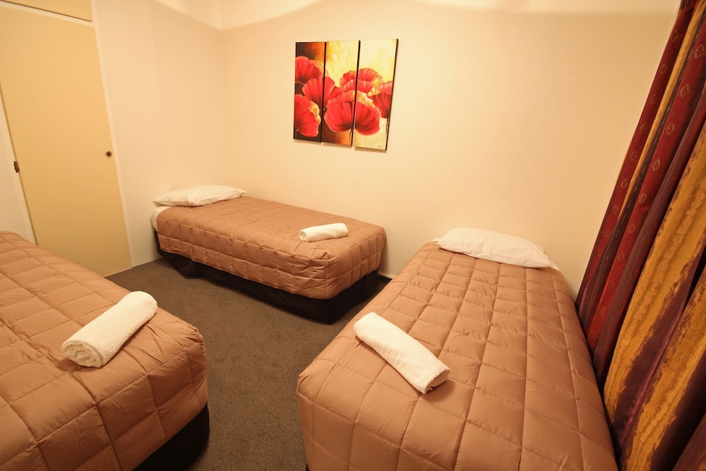 AVALON COURT ACCOMMODATION