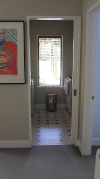 THE ELMS B&B