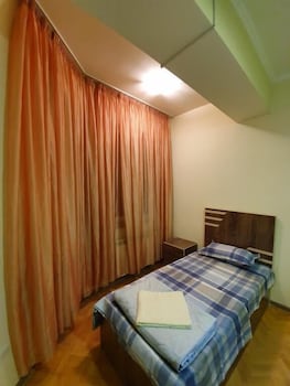 DOSS HOTEL AND HOSTEL