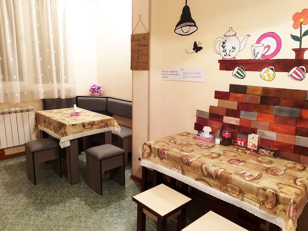 FRIENDSHIP HOSTEL AND TOURS 2