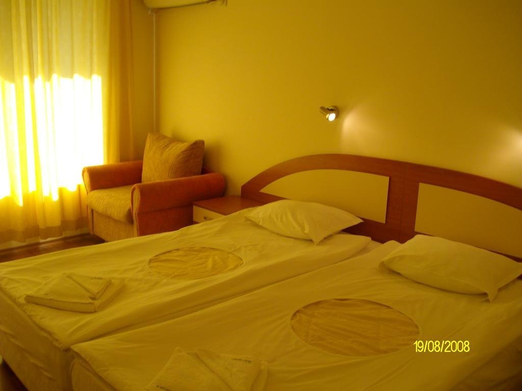 HOTEL KIPARIS