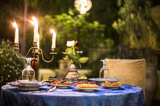 RIAD LOUNA