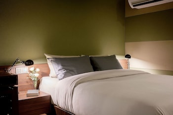 NINETH HOTEL