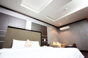 LUXURY HOTEL OSAN