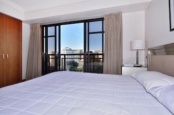 ELEGANT APARTMENT WITH CITY VIEW