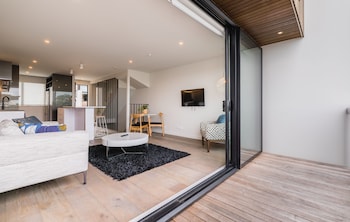 LUXURY 3 BEDROOM WITH ENSUITE BATHROOM