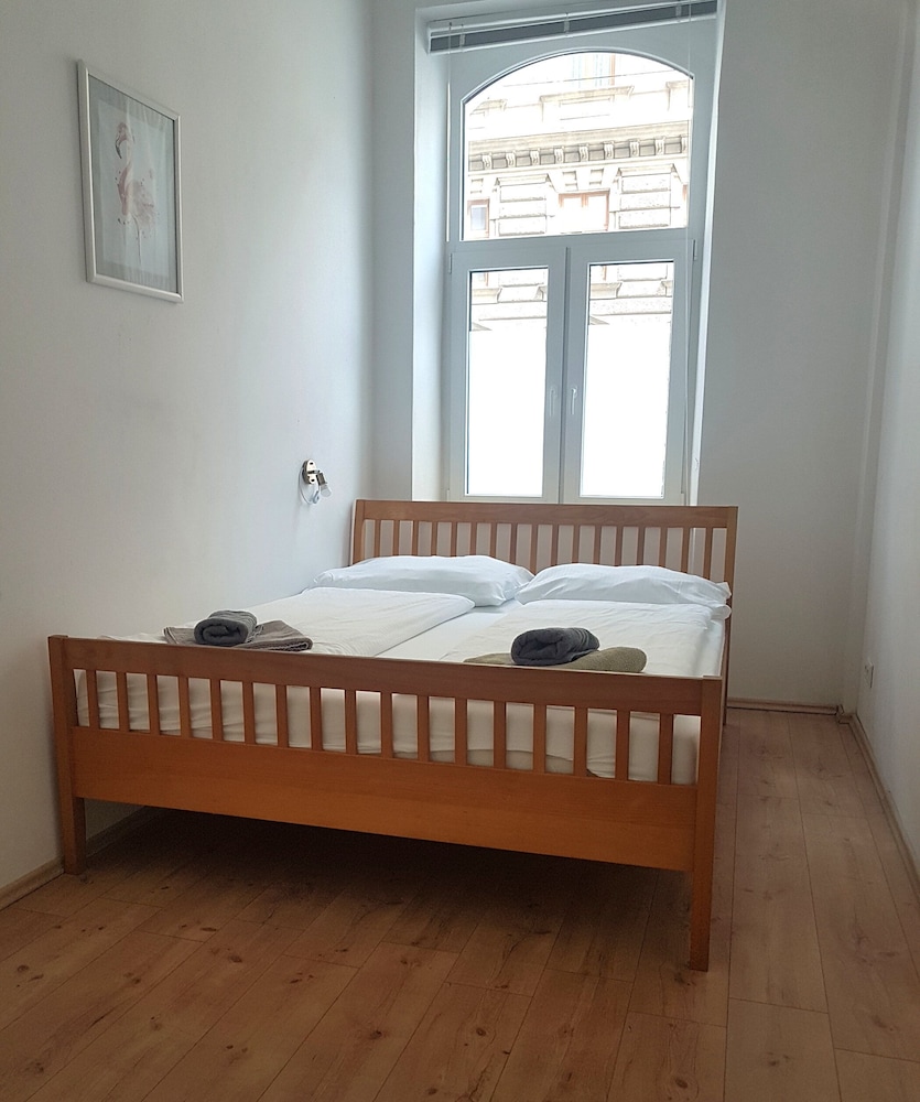 SOBIESKI TOWN APARTMENTS