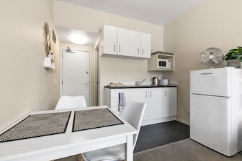 ZODIAK'S 1 BEDROOM STUDIO AUCKLAND CBD