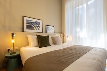 MERCHANT SUITES
