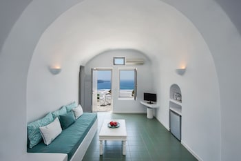 VILLA IRINI FIRA ADULTS ONLY
