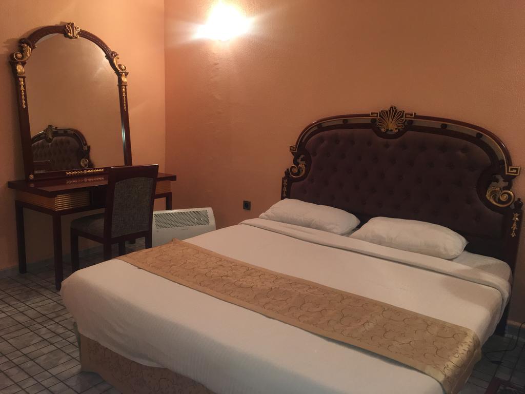 NEW BEACH HOTEL & THALASSO