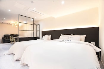HOTEL LUNA