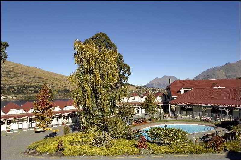 DISCOVERY SHERWOOD HOTEL