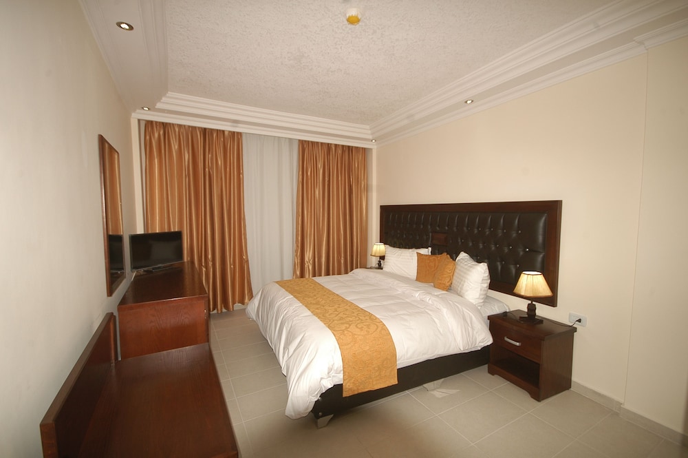SHARAH MOUNTAINS HOTEL